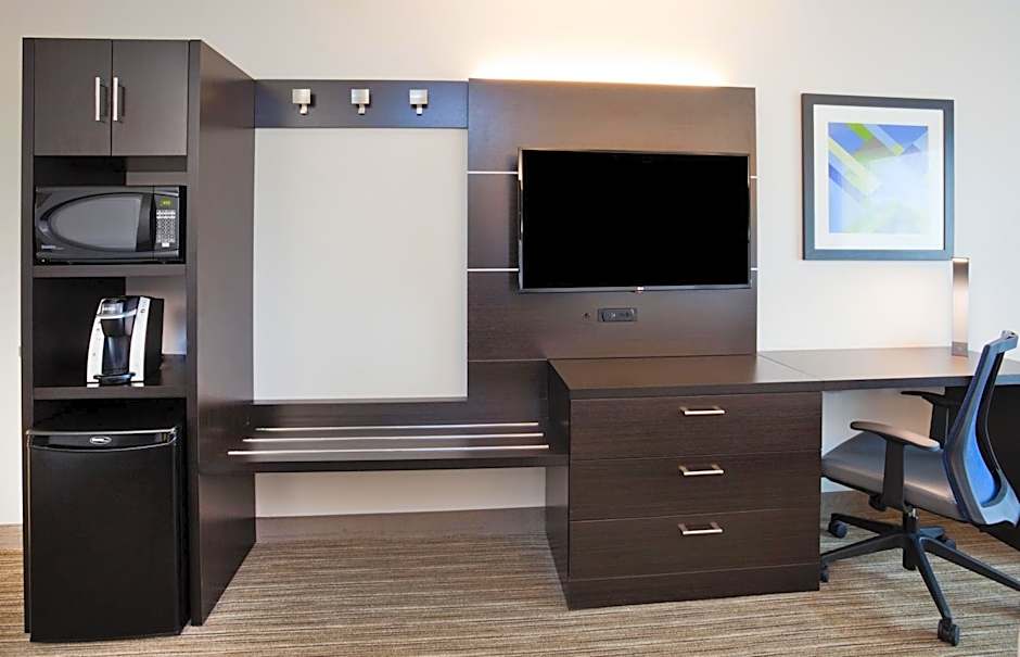 Holiday Inn Express Hotel & Suites Dickinson By IHG