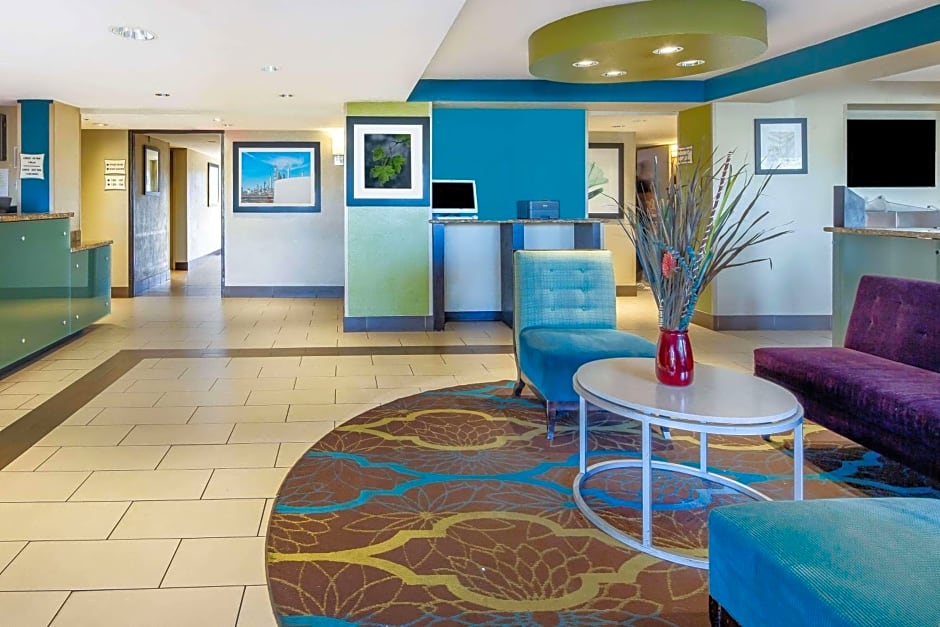 Oakland Airport Arena Hotel