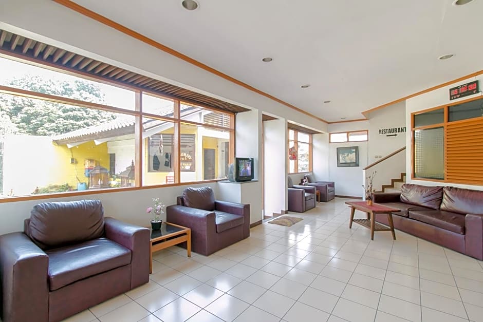 OYO 1996 Koneng Hotel