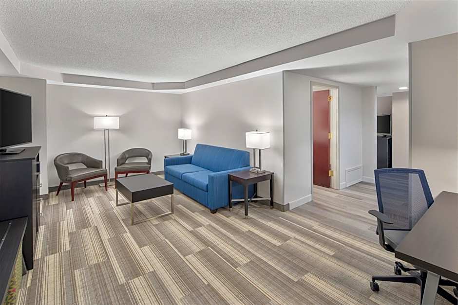 Holiday Inn Express & Suites Greenville - I-85 & Woodruff Rd by IHG