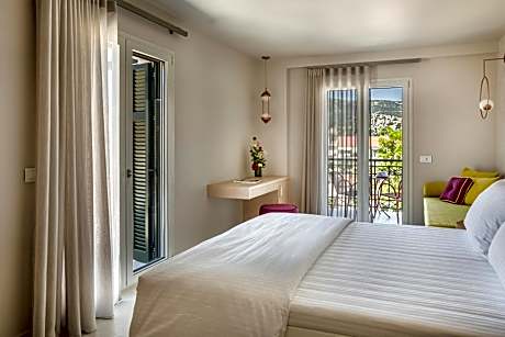 Junior Suite with Outdoor Hot Tub