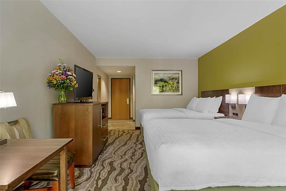 Best Western Plus River Escape Inn & Suites