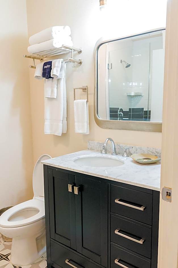 The Bishop Arts Hotel by Qresorts