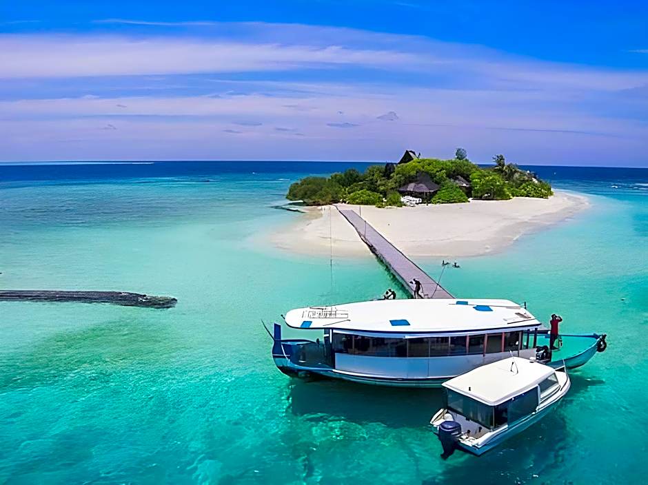 Stingray Beach Inn at Maafushi