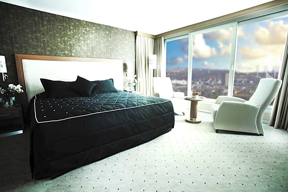 Photo 1 of 5 of Junior Suite