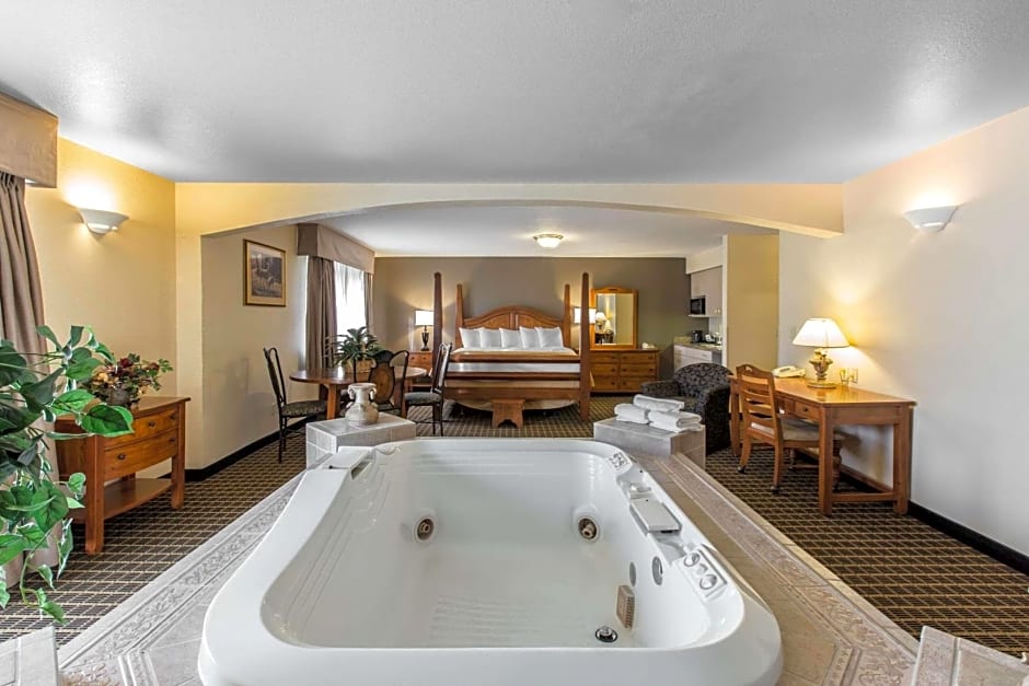 Quality Inn and Suites Summit County