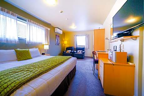 Superior Studio with Spa Bath