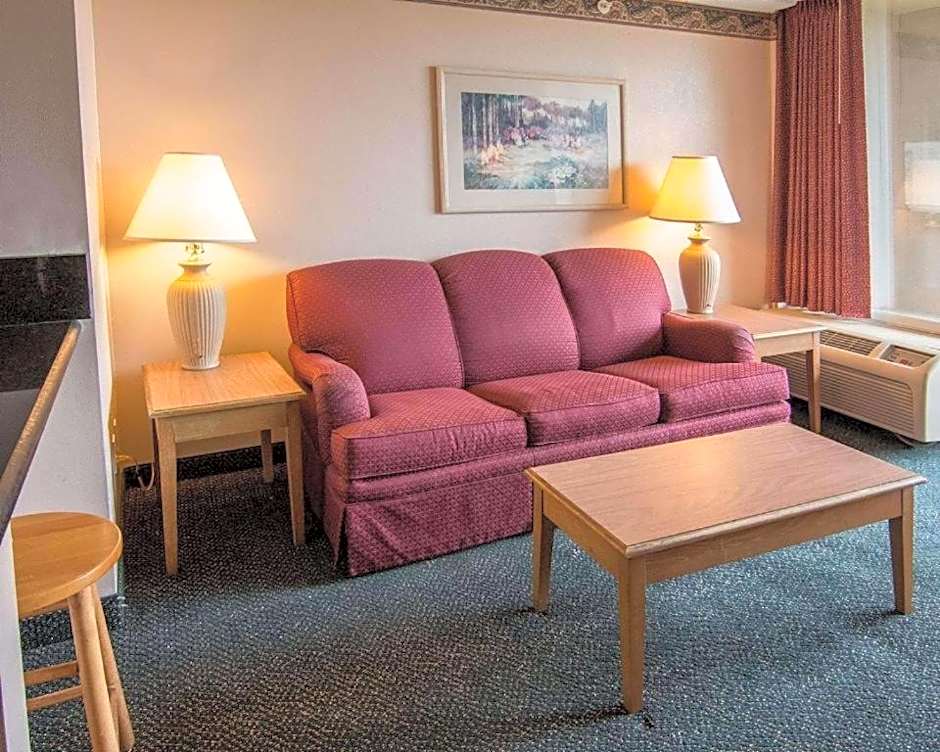 Economy Inn & Suites