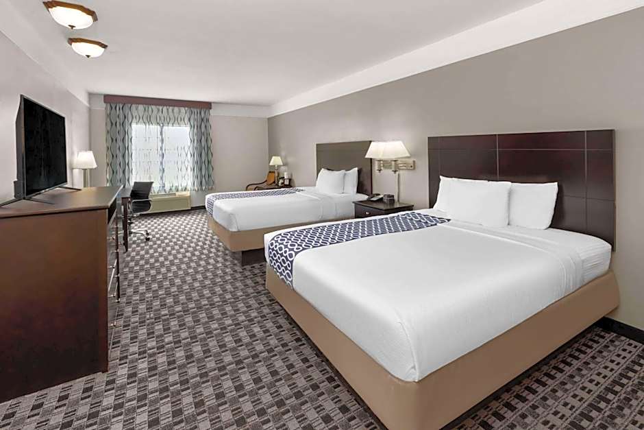 Photo 1 of 4 of Deluxe 2 Queen Beds