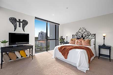 3-Bedroom Pool View Apartment