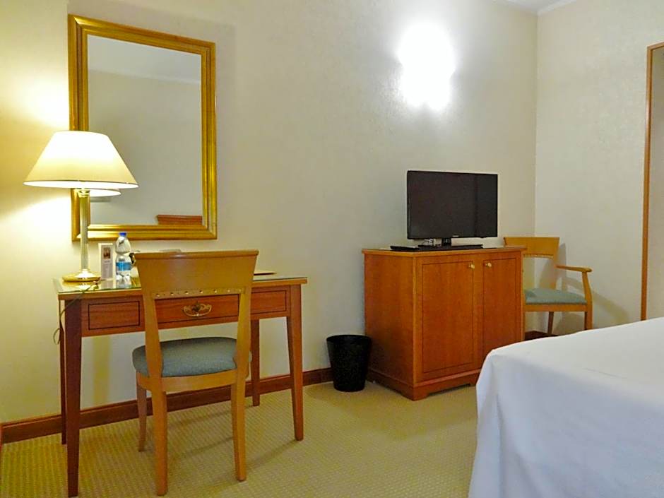 Hotel Excelsior Magenta