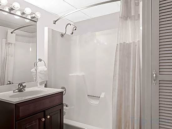 Ramada by Wyndham Henderson/Evansville