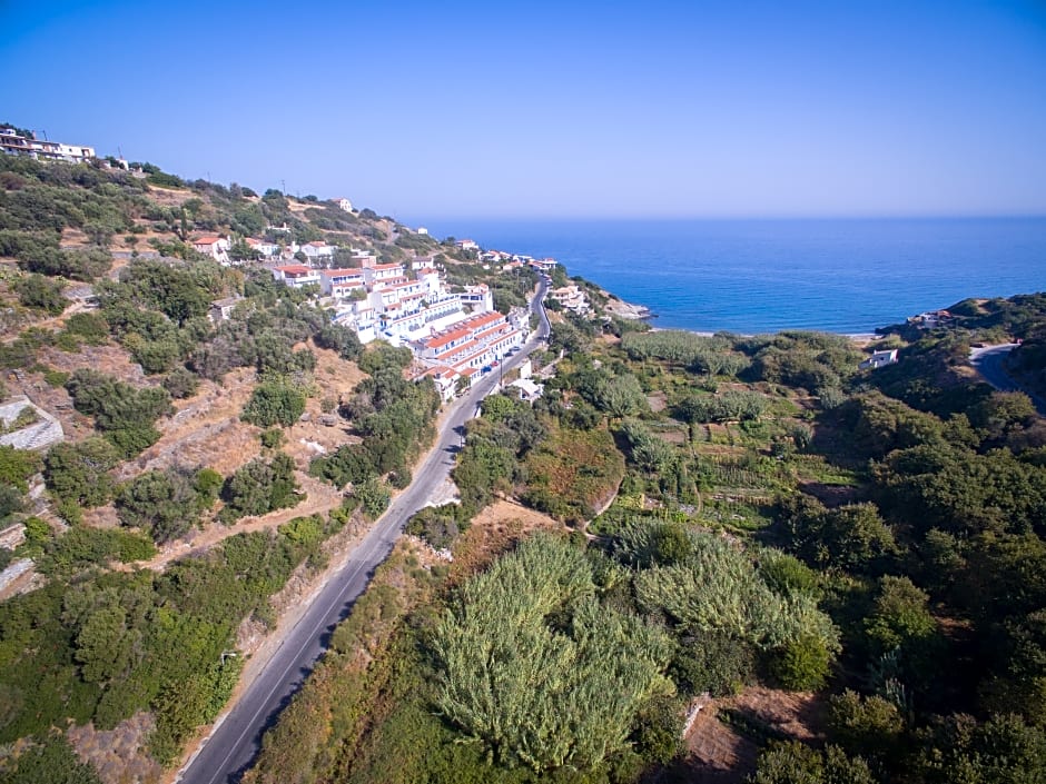 Kerame Hotel & Studios