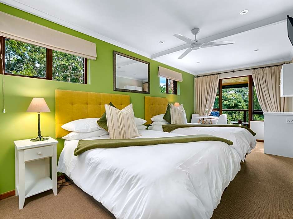 Photo 1 of 12 of 1 Queen Bed and 1 Twin Bed