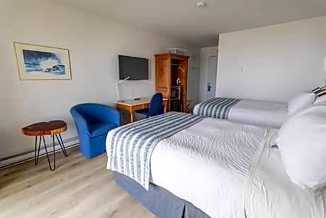 Double Room With Two Double Beds with Sea View
