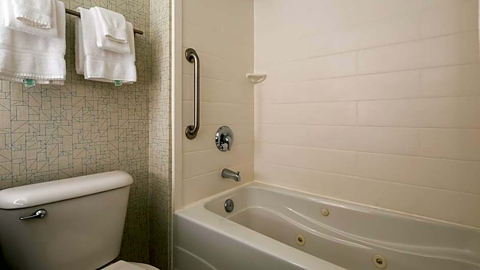 Holiday Inn Express Hotel & Suites Everett By IHG