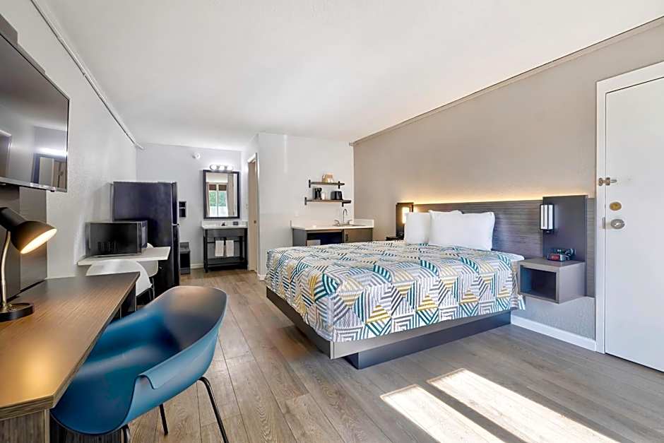 Studio 6 Effingham, IL