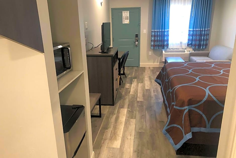 Hotel Blue Spring