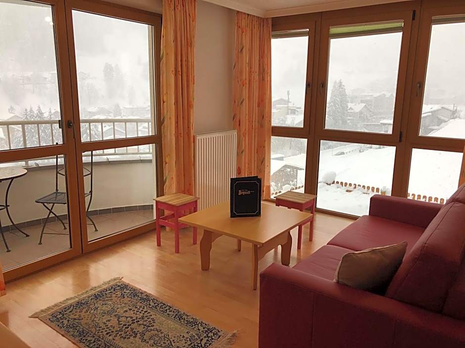 Photo 1 of 6 of Suite