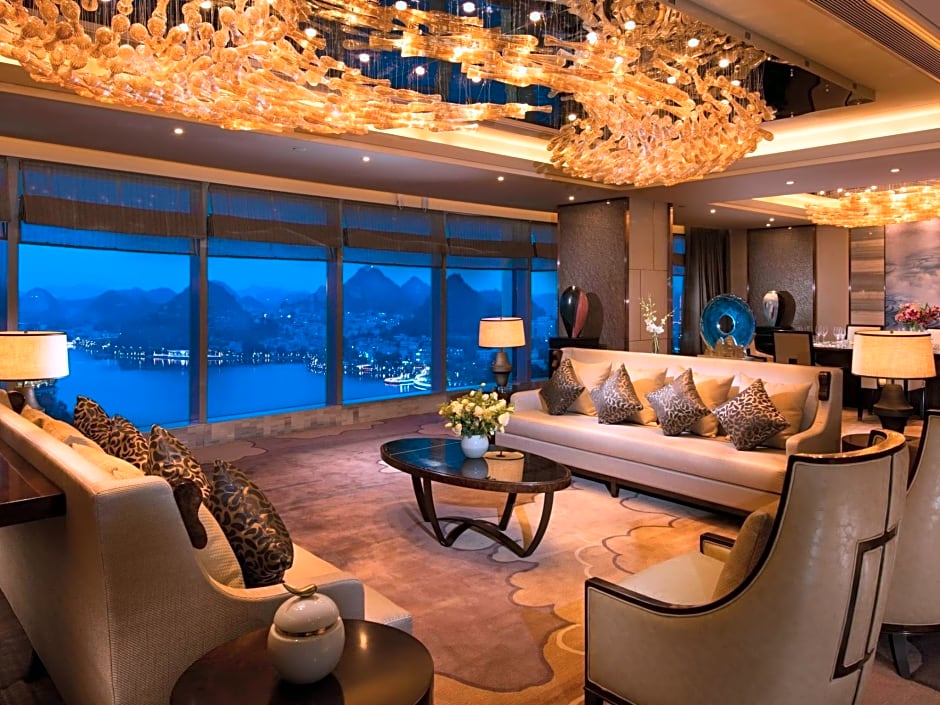 DoubleTree by Hilton Anshun