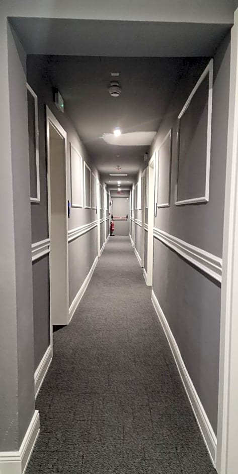 Flom Boutique Hotel