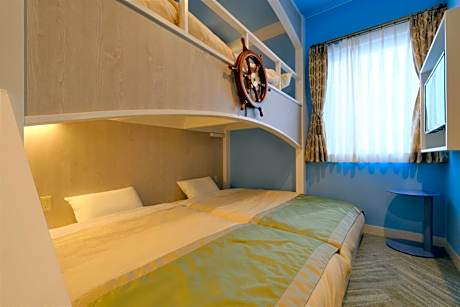 Triple Room with Bathroom (Reseration needed for Parking)