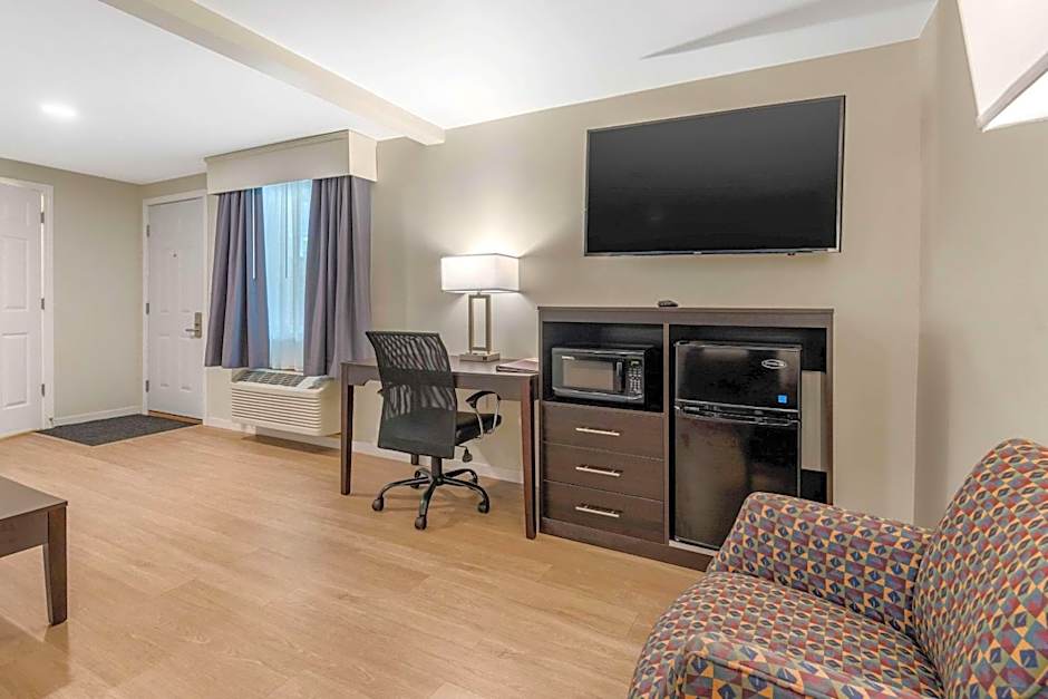 Quality Inn & Suites Lincoln I-93