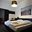 Carlton Hotel