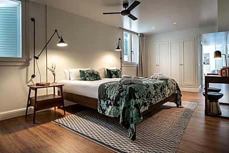 JUNIOR SUITE 1 ADULT + 2 CHILDREN