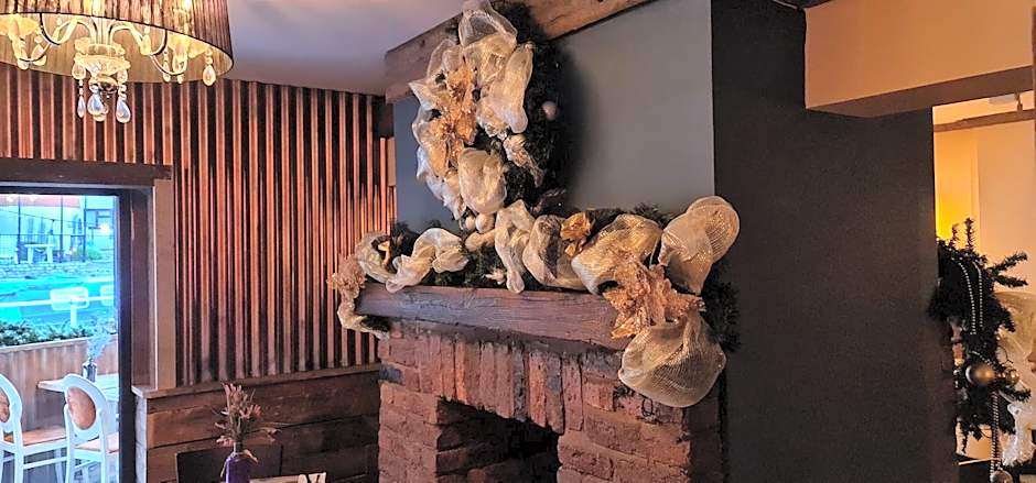 The Waterside Bar, Rooms & Restaurant