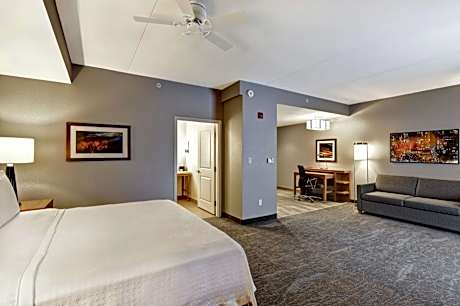 King Studio - Mobility and Hearing Access/Non-Smoking