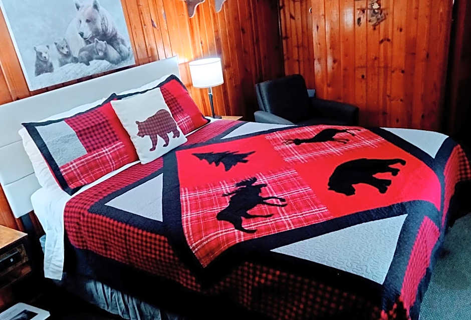 The Evening Shade River Lodge and Cabins