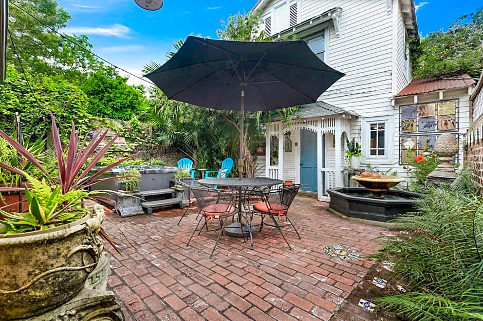 Historic Inn in the Marigny, blocks to French Quarter