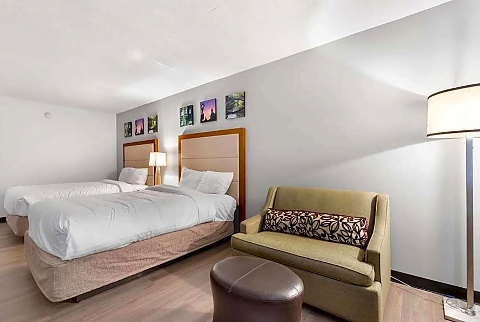 Days Inn by Wyndham Erie
