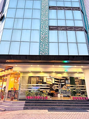 THE HARISON'S HOTEL& RESTOBAR