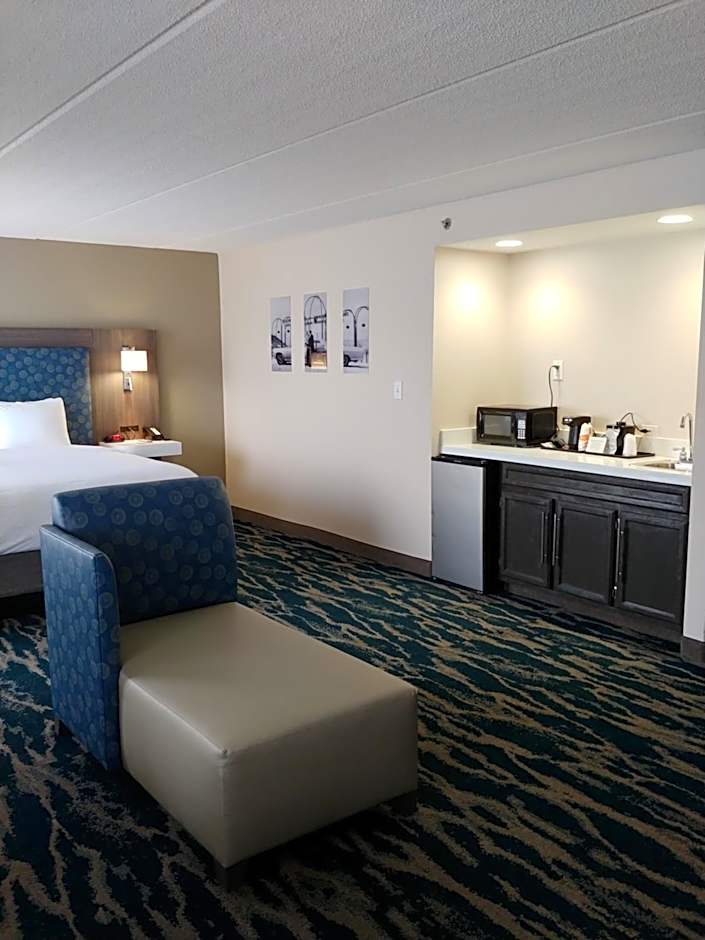 Comfort Inn & Suites Greenville Near East Carolina University