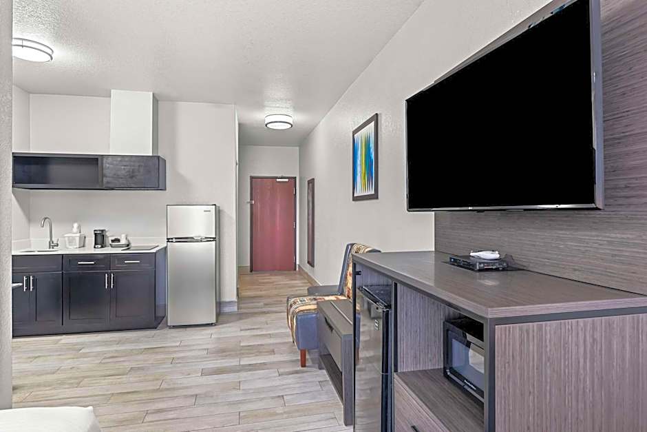 Best Western Palace Inn & Suites