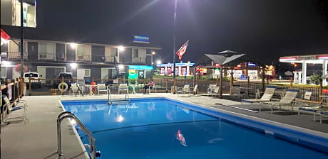 Niagara Falls Courtside Inn