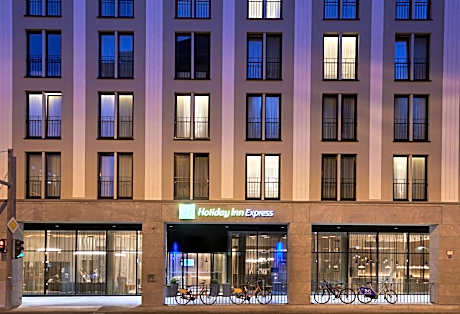 Holiday Inn Express Berlin - Alexanderplatz By IHG