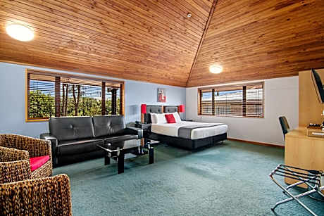 King Room with Spa Bath