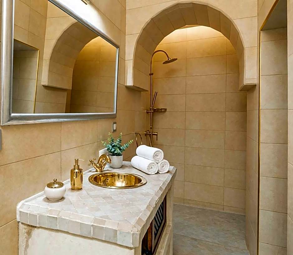 Riad ABBASSIA Marrakech Première - Authentic Medina Experience