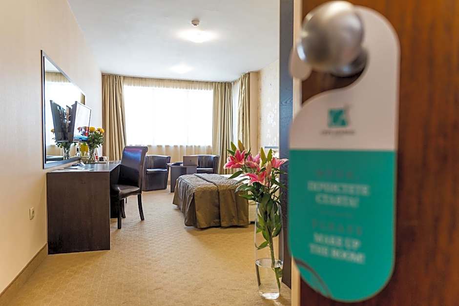 City Avenue Hotel by HMG