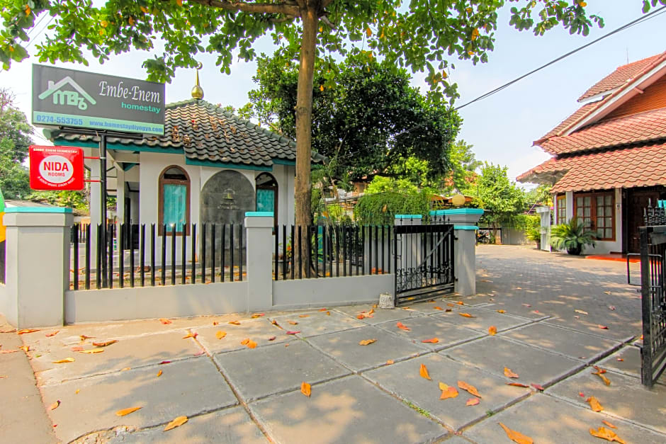 Embe Enem Homestay by ZUZU