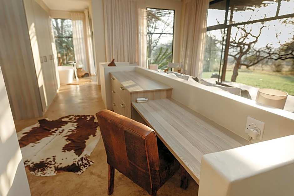 Sensiri Plains Safari Lodge