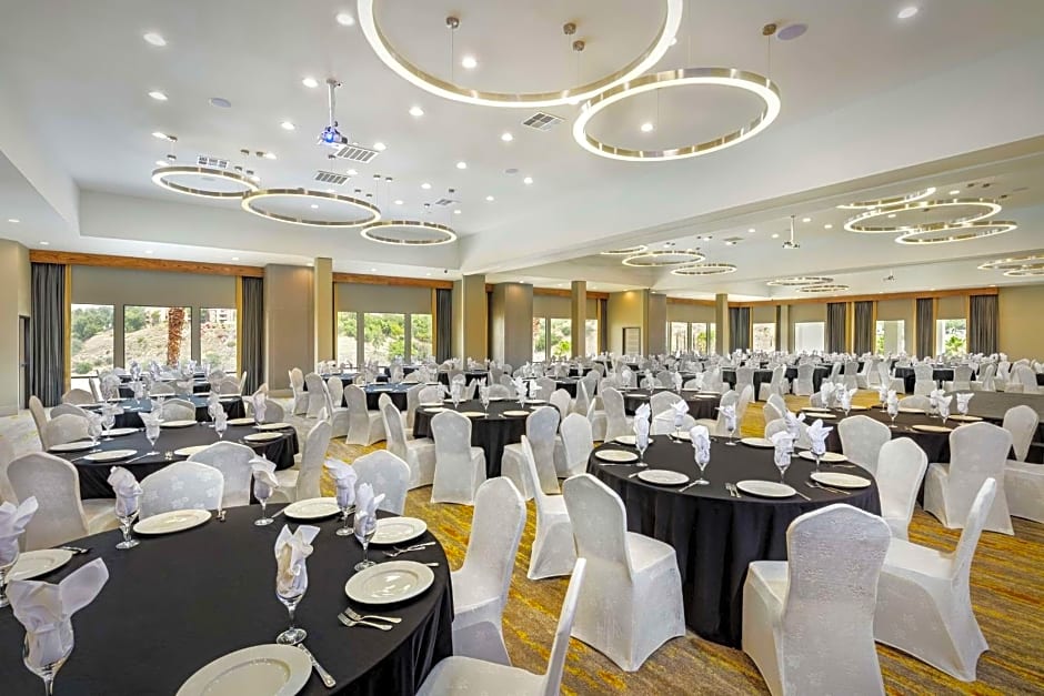 DoubleTree By Hilton Pomona