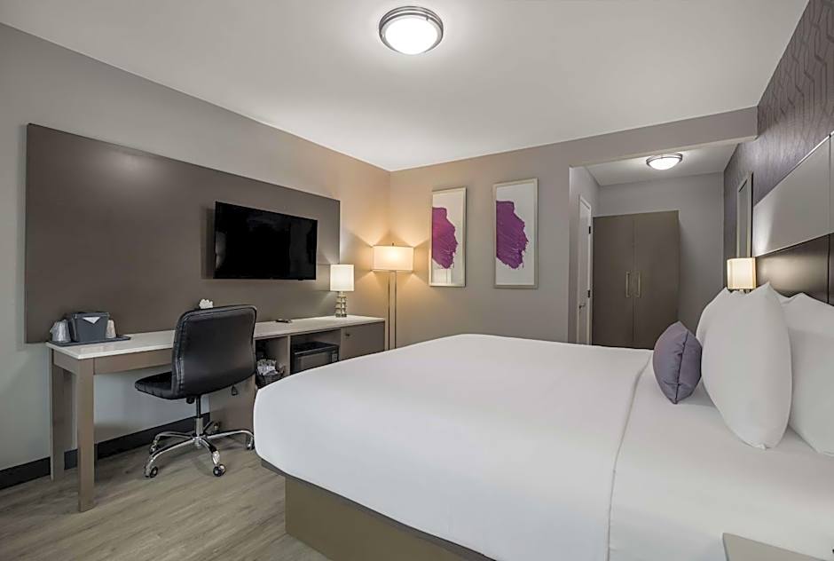 Sunset West Hotel SureStay Collection By Best Western