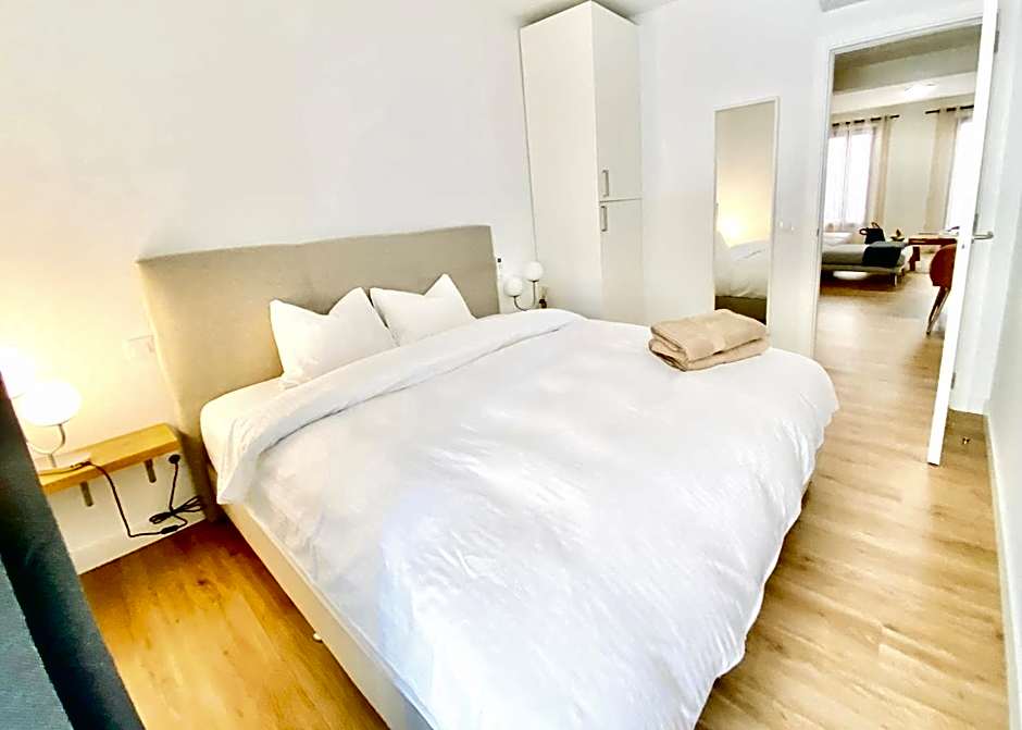 Hotel Apartment with 2-en suite Bedrooms