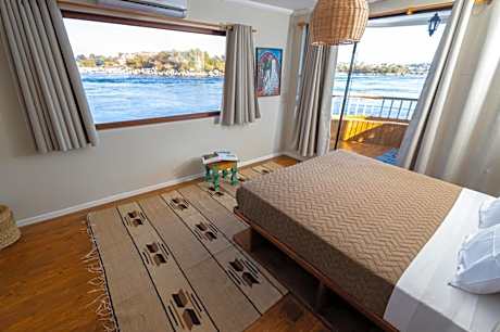 Deluxe Double or Twin Room with River View