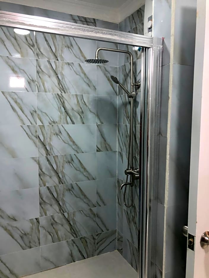 La Luna Boutique Dhangethi