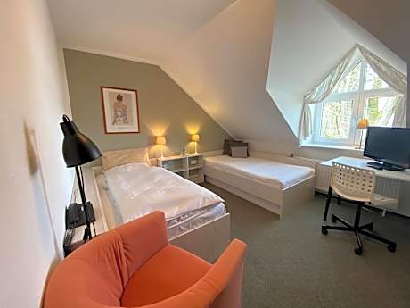 Economy Twin Room